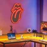 Φωτιστικό LED Neon "Rolling Stones"  χρώμα κόκκινο 36x2x41εκ.